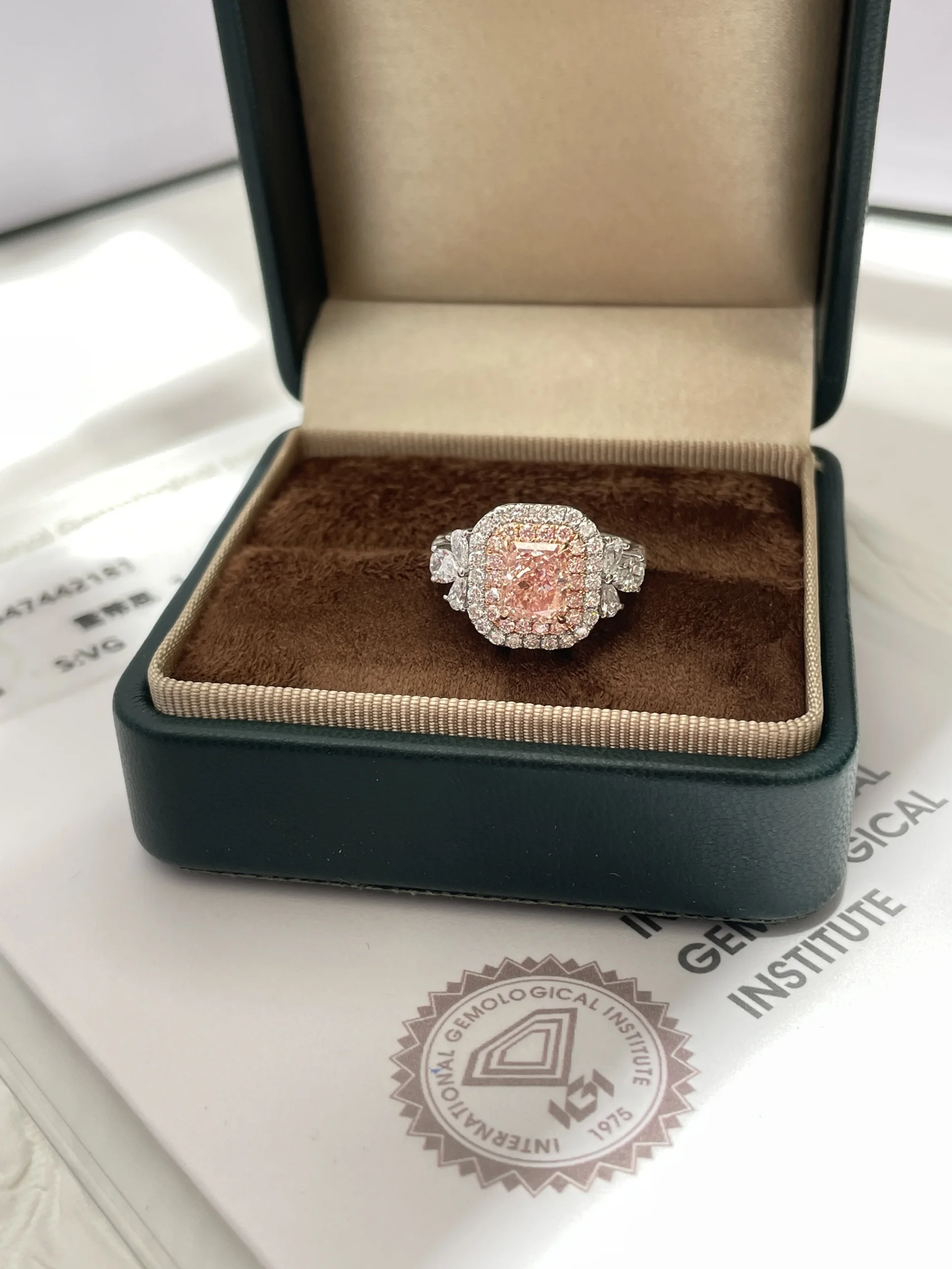 customizable 18k gold diamond ring, pink redian cut diamond ring, 1.5ct classic full diamond ring, a wedding gift for women customizable 18k gold diamond ring, pink redian cut diamond ring, 1.5ct classic full diamond ring, a wedding gift for women