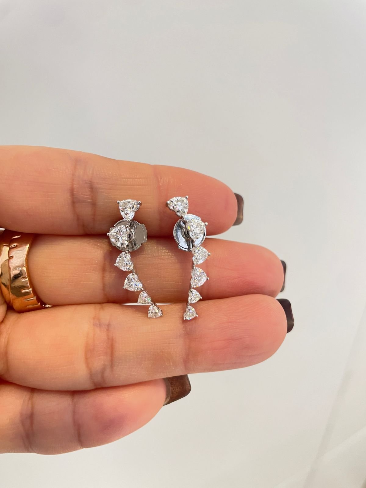 customizable diamond earrings, heart shaped cut laboratory diamond earrings, are popular 18k gold diamond earrings customizable diamond earrings, heart shaped cut laboratory diamond earrings, are popular 18k gold diamond earrings