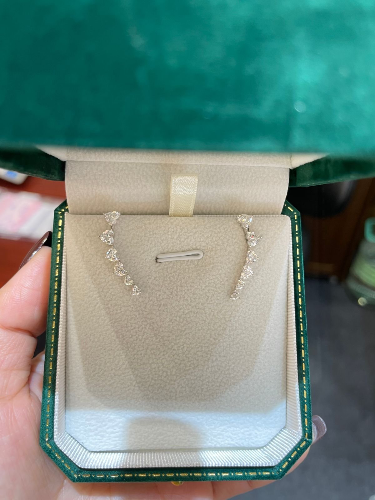 customizable diamond earrings, heart shaped cut laboratory diamond earrings, are popular 18k gold diamond earrings customizable diamond earrings, heart shaped cut laboratory diamond earrings, are popular 18k gold diamond earrings
