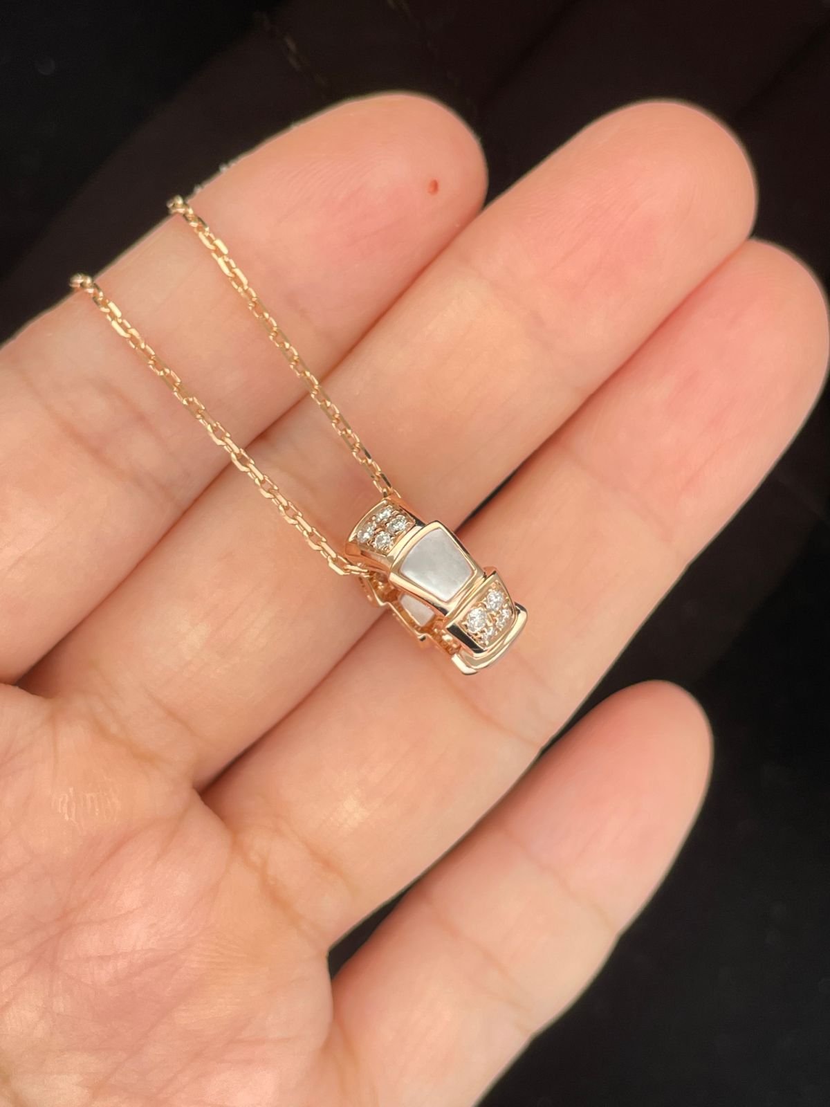 customizable diamond necklaces, 18k gold necklaces with snake shaped pendants, novel designs, suitable as valentine's day gifts customizable diamond necklaces, 18k gold necklaces with snake shaped pendants, novel designs, suitable as valentine's day gifts