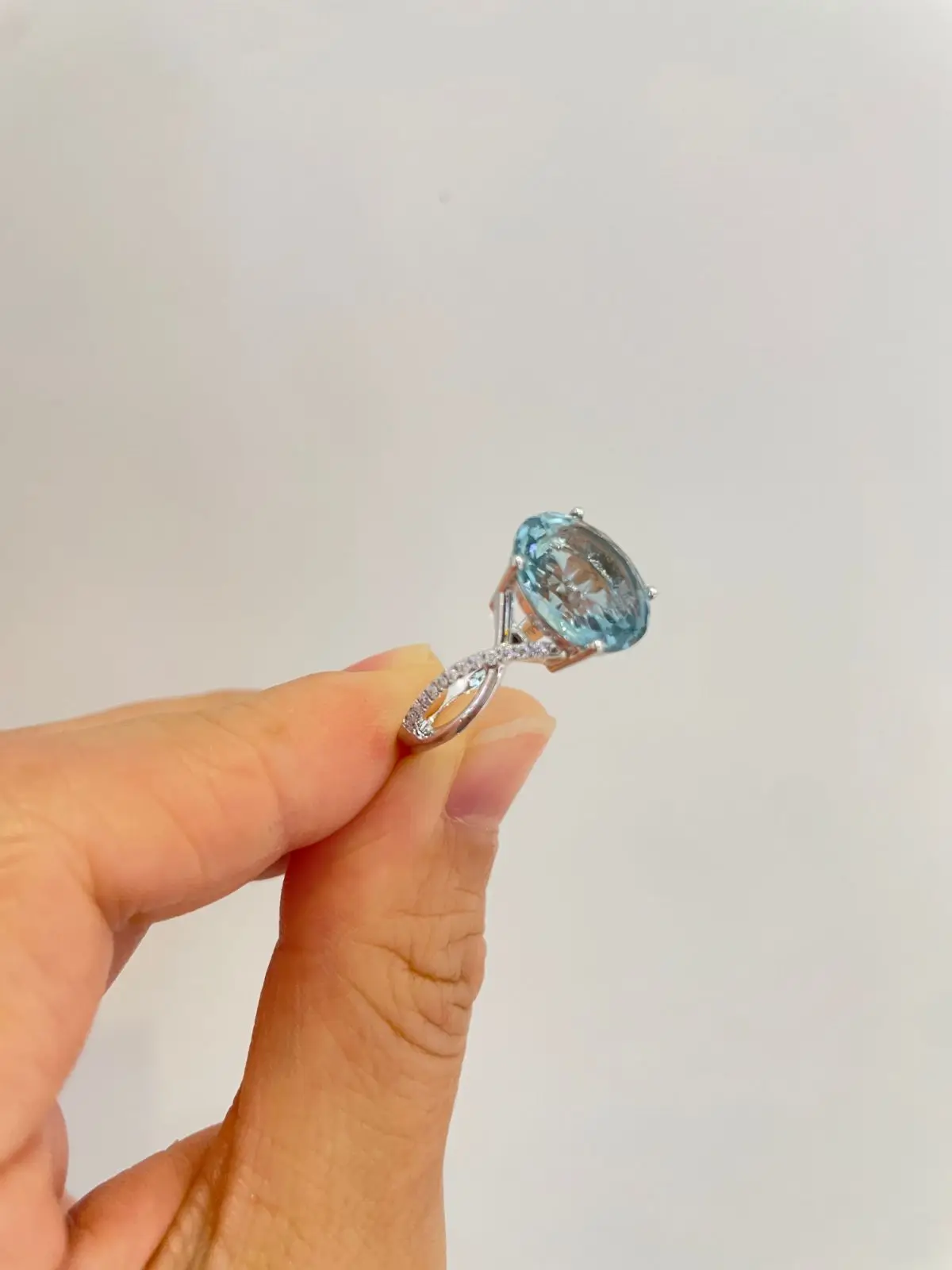 customizable blue diamond ring, igi certified 1ct oval cut diamond, 14k/18k gold engagement ring, classic blue diamond ring customizable blue diamond ring, igi certified 1ct oval cut diamond, 14k/18k gold engagement ring, classic blue diamond ring