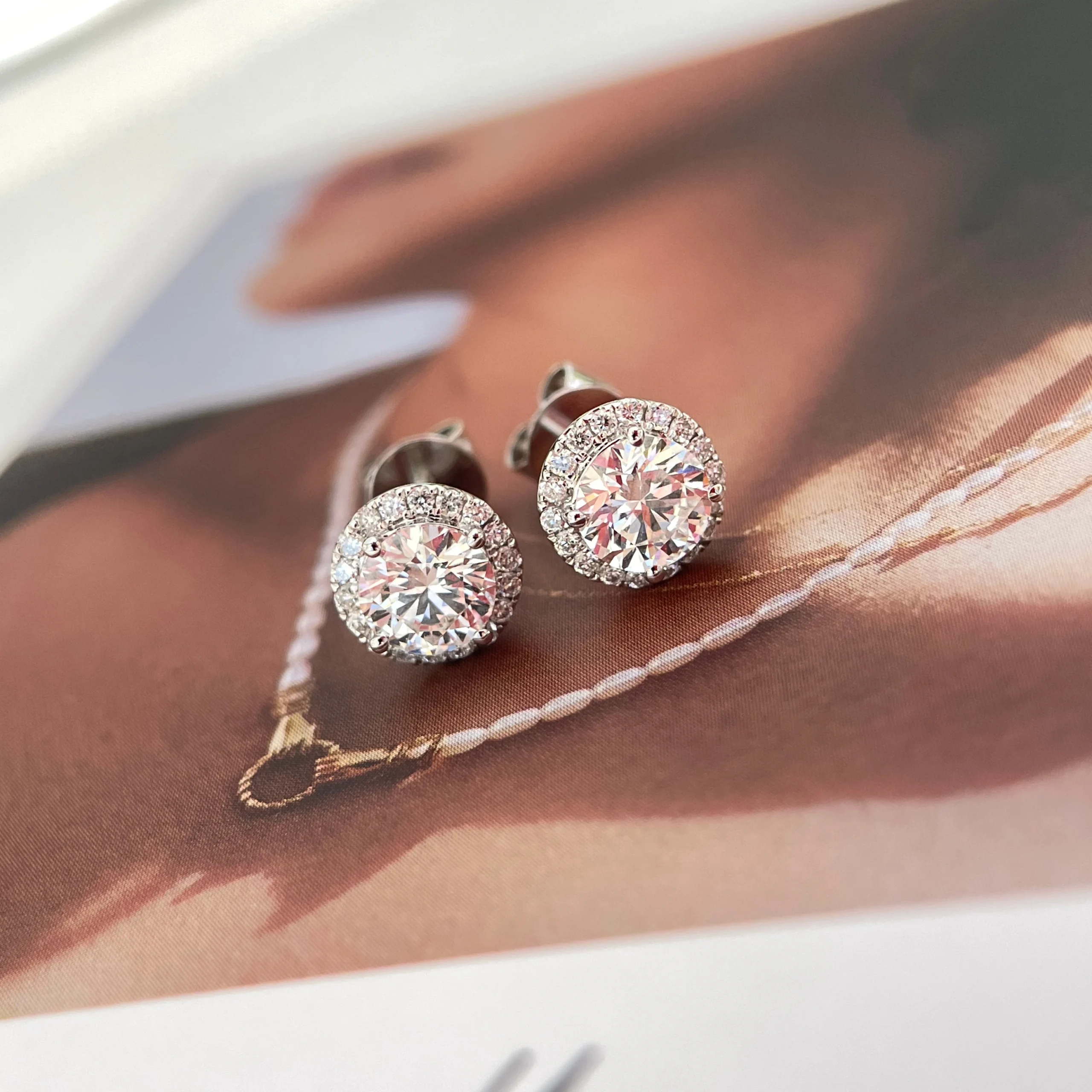 best selling lab diamond earrings, high jewelry igi certified customizable 18k gold diamond earrings, are exclusively for women best selling lab diamond earrings, high jewelry igi certified customizable 18k gold diamond earrings, are exclusively for women