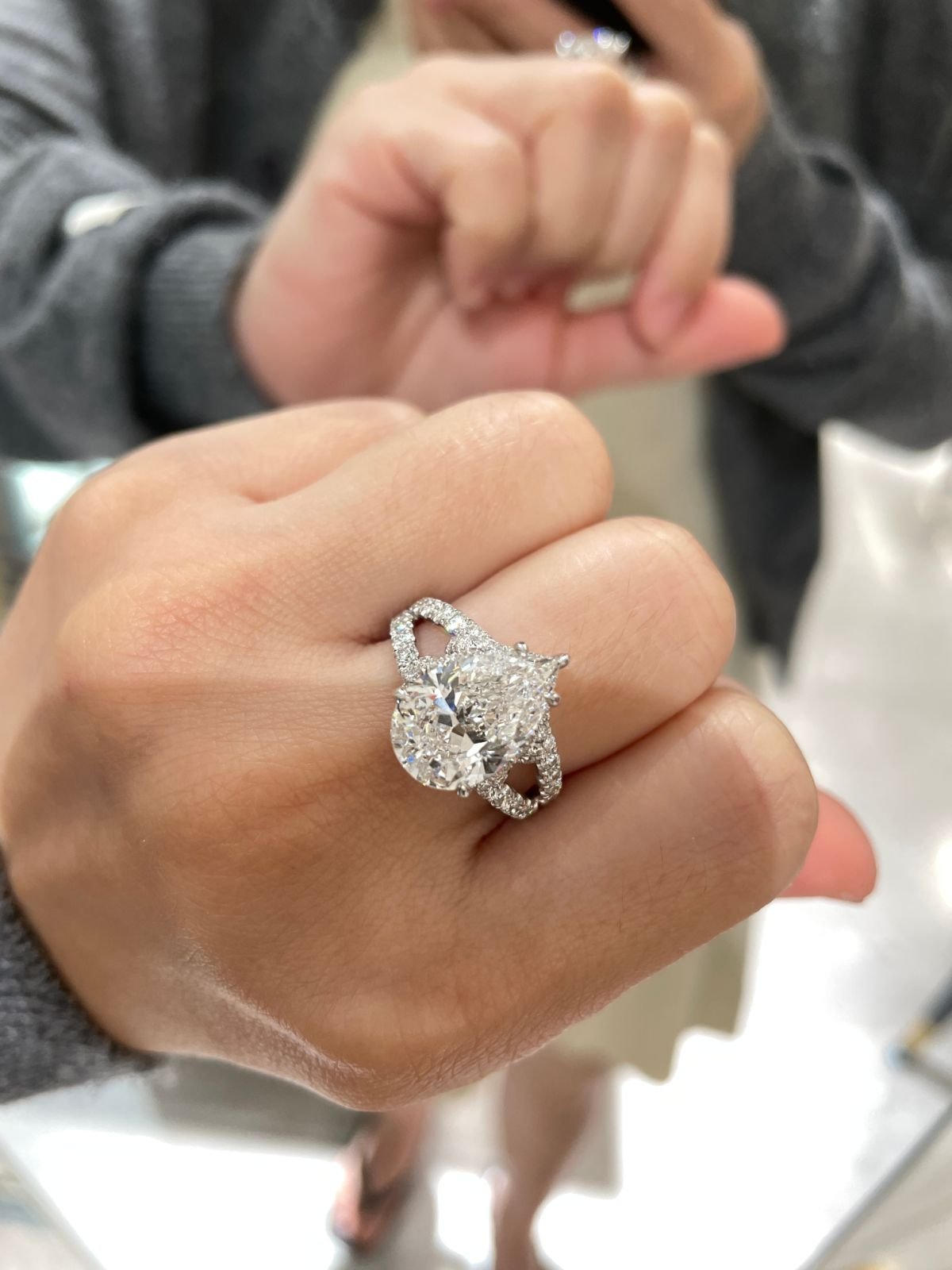customizable 18k gold diamond rings, pear shaped cut diamond rings, and the latest designed double ring diamond rings customizable 18k gold diamond rings, pear shaped cut diamond rings, and the latest designed double ring diamond rings