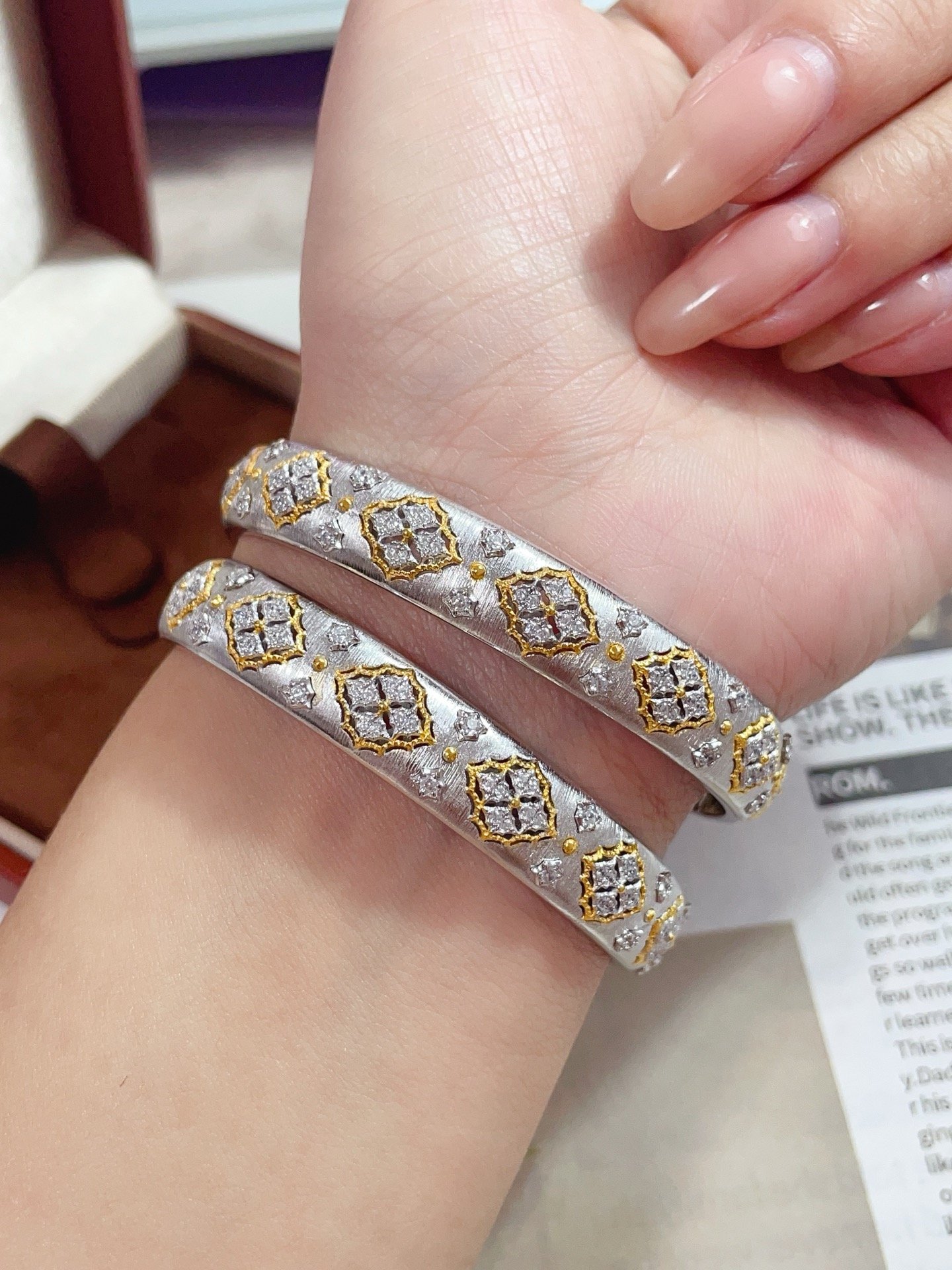 s925 silver bracelet, brushed finish bracelet, gold plated bracelet, set with zirconia, a luxurious yet affordable gift s925 silver bracelet, brushed finish bracelet, gold plated bracelet, set with zirconia, a luxurious yet affordable gift