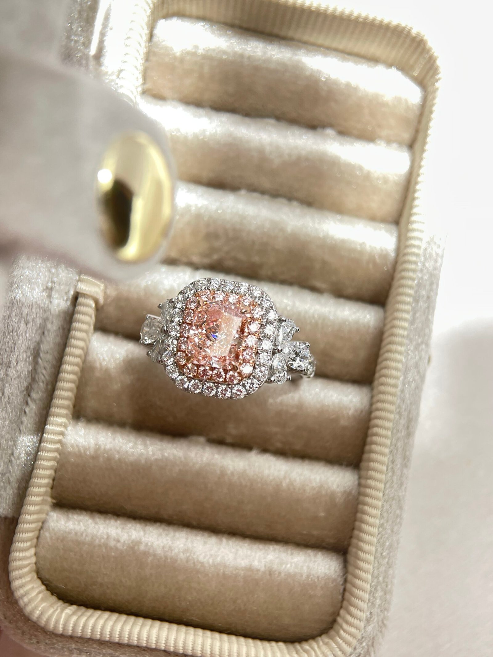 customizable 18k gold diamond ring, pink redian cut diamond ring, 1.5ct classic full diamond ring, a wedding gift for women customizable 18k gold diamond ring, pink redian cut diamond ring, 1.5ct classic full diamond ring, a wedding gift for women