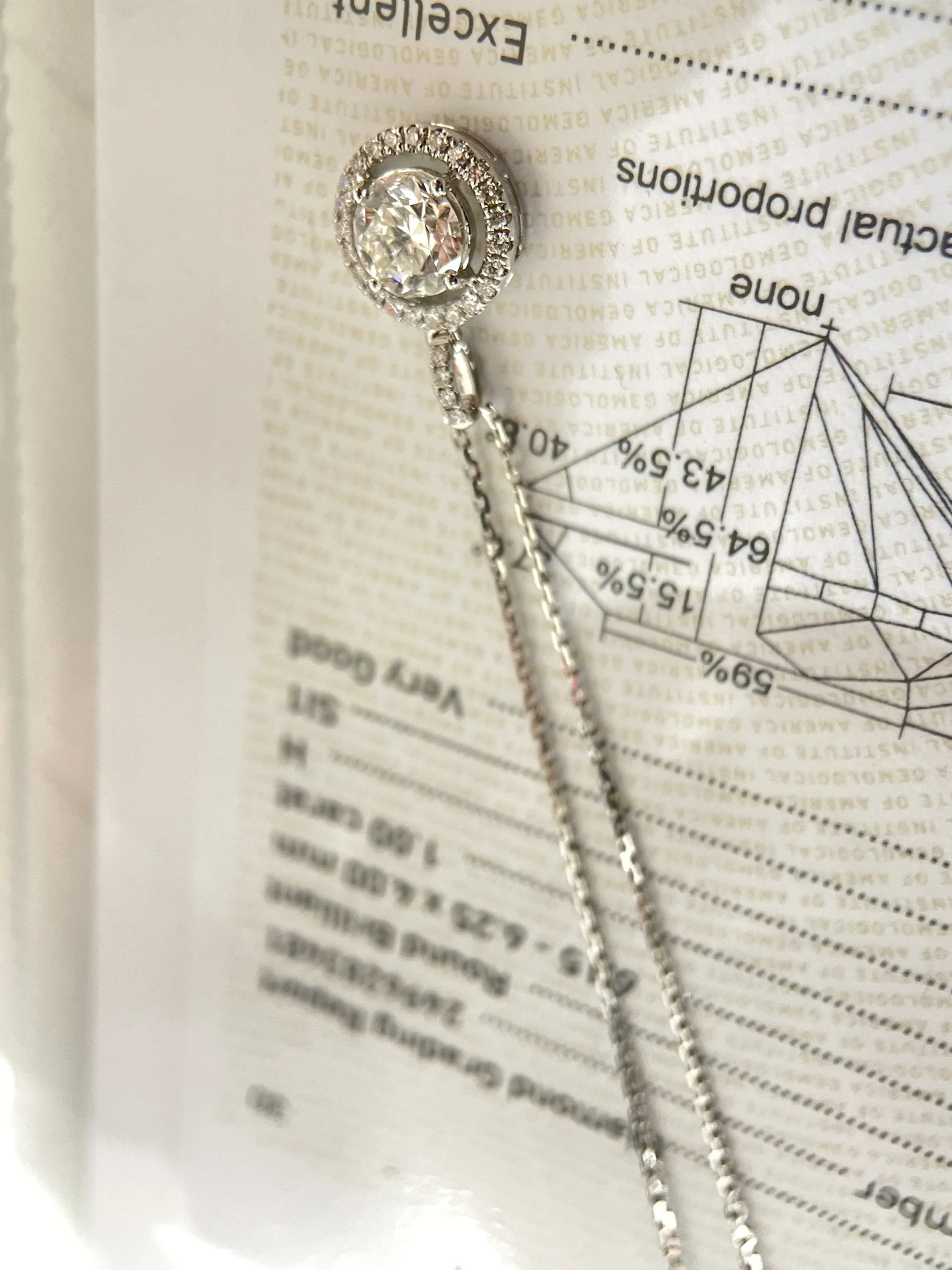 customizable igi certified diamond necklace, 18k gold round cut diamond pendant, suitable as a valentine's day gift customizable igi certified diamond necklace, 18k gold round cut diamond pendant, suitable as a valentine's day gift