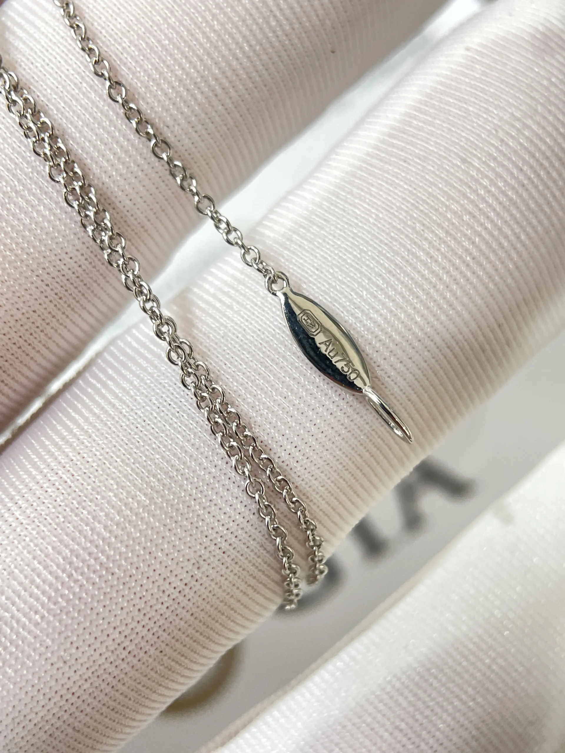 customizable pear shaped cut diamond necklace, 18k gold necklace with igi 2.11ct diamond, suitable as a valentine's day gift customizable pear shaped cut diamond necklace, 18k gold necklace with igi 2.11ct diamond, suitable as a valentine's day gift