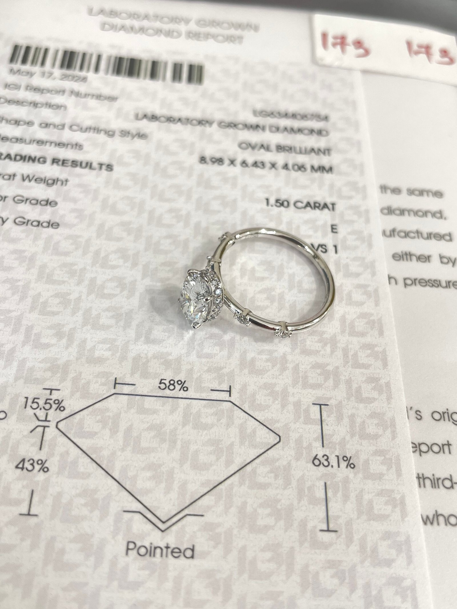 customizable 18k gold diamond rings, oval cut diamond rings, classic four prong diamond rings, suitable as christmas gifts customizable 18k gold diamond rings, oval cut diamond rings, classic four prong diamond rings, suitable as christmas gifts