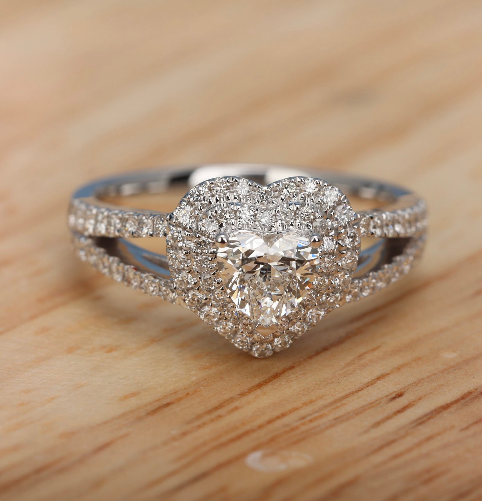 customizable diamond ring, igi certified heart shaped cut diamond, made of 18k gold, a valentine's day gift representing love. customizable diamond ring, igi certified heart shaped cut diamond, made of 18k gold, a valentine's day gift representing love.