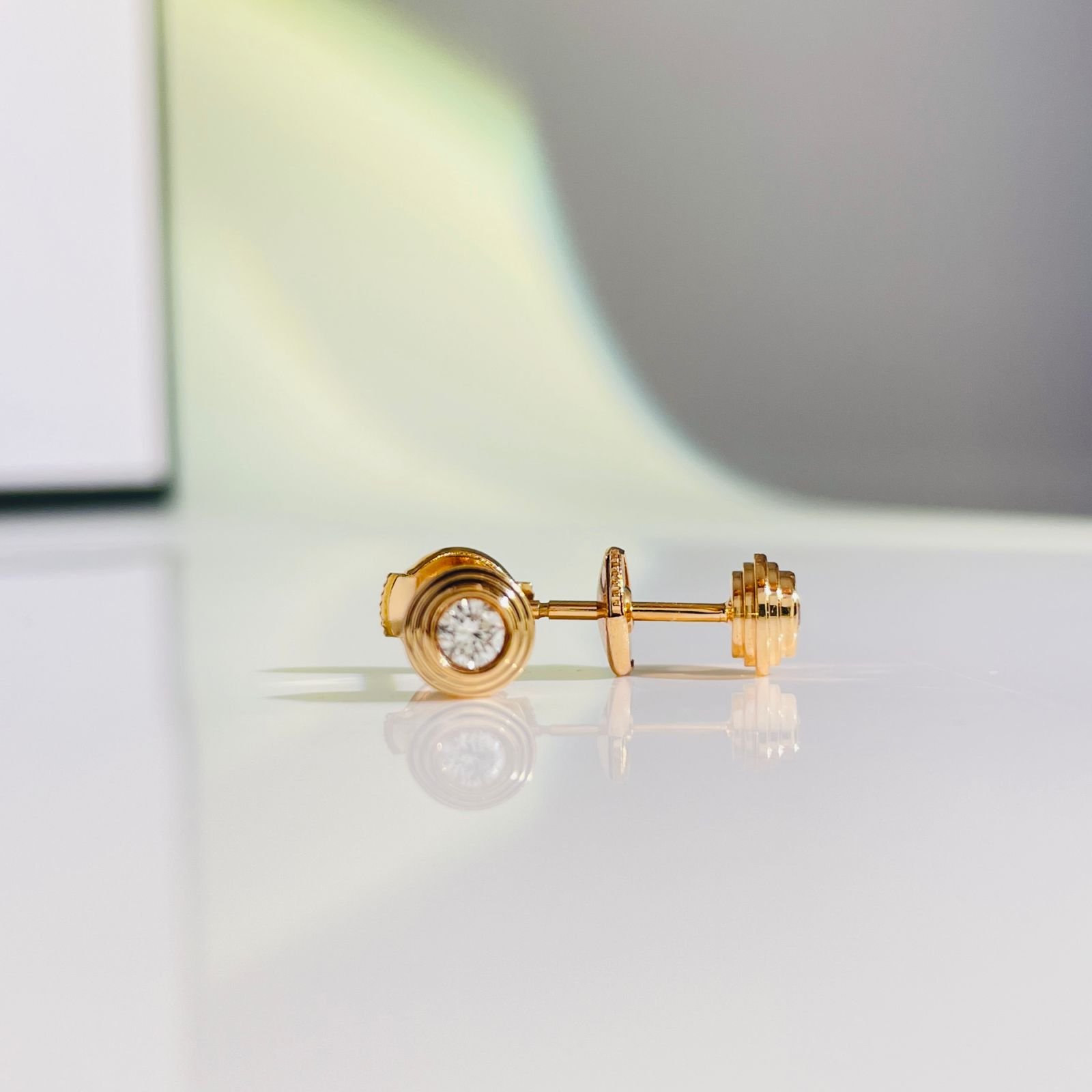 customizable round cut diamond earrings, the most classic and best selling diamond earrings, 18k gold full diamond earrings customizable round cut diamond earrings, the most classic and best selling diamond earrings, 18k gold full diamond earrings