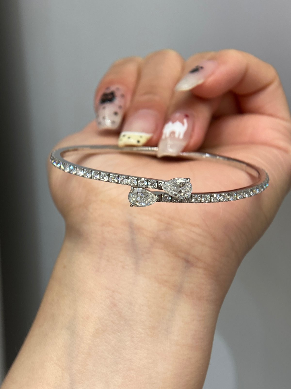 luxurious customizable 18k gold and laboratory grown diamond bracelets paired with round bright cut engagement exquisite jewelry luxurious customizable 18k gold and laboratory grown diamond bracelets paired with round bright cut engagement exquisite jewelry