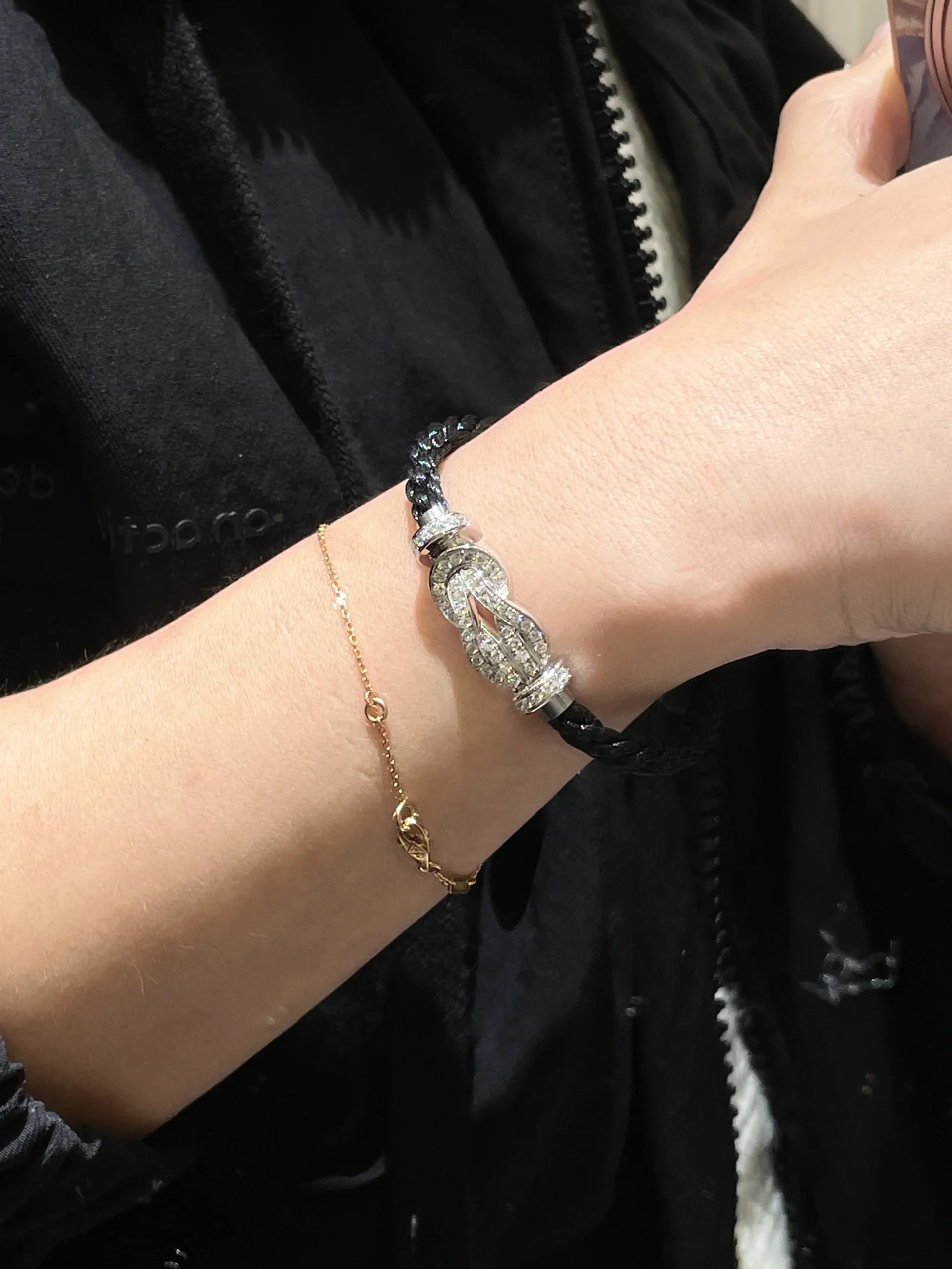 customizable 18k gold diamond bracelets, classic style diamond bracelets, casual jewelry for men and women customizable 18k gold diamond bracelets, classic style diamond bracelets, casual jewelry for men and women