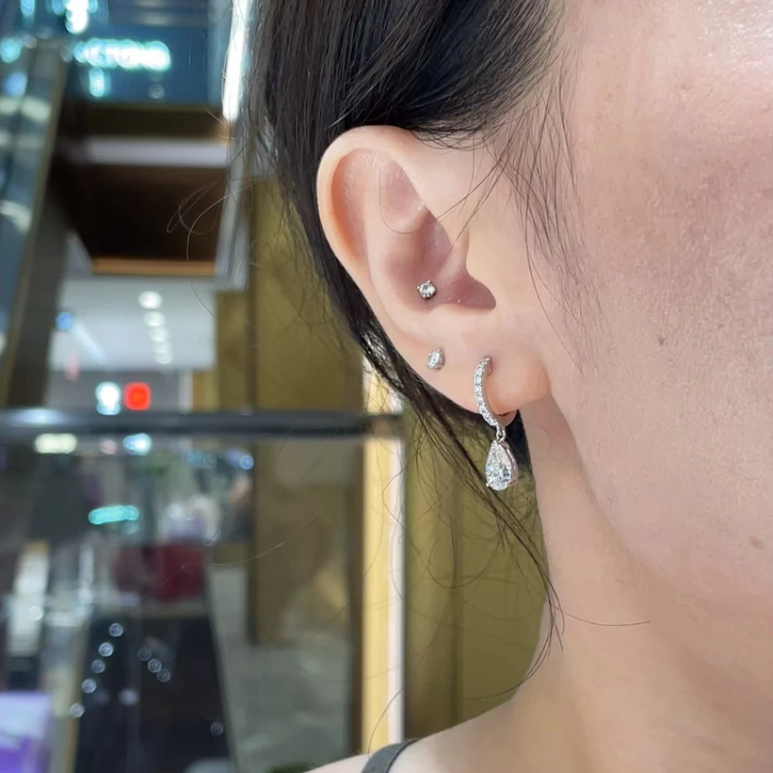 customizable igi laboratory diamond stud earrings are 18k gold pear shaped cut earrings exclusively for women customizable igi laboratory diamond stud earrings are 18k gold pear shaped cut earrings exclusively for women