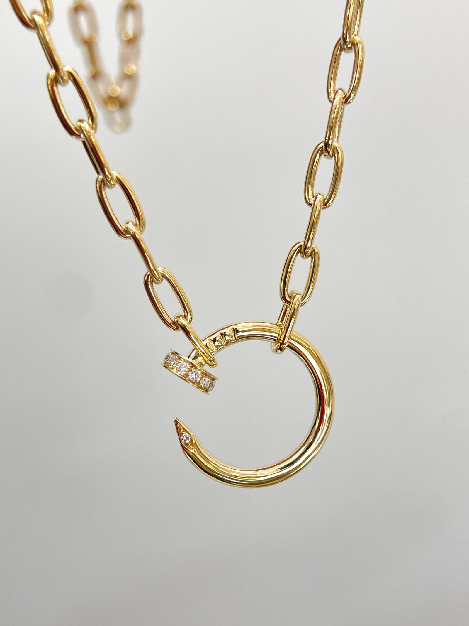 customizable diamond necklaces, 18k gold necklaces in nail style, minimalist style necklaces, suitable as valentine's day gifts customizable diamond necklaces, 18k gold necklaces in nail style, minimalist style necklaces, suitable as valentine's day gifts